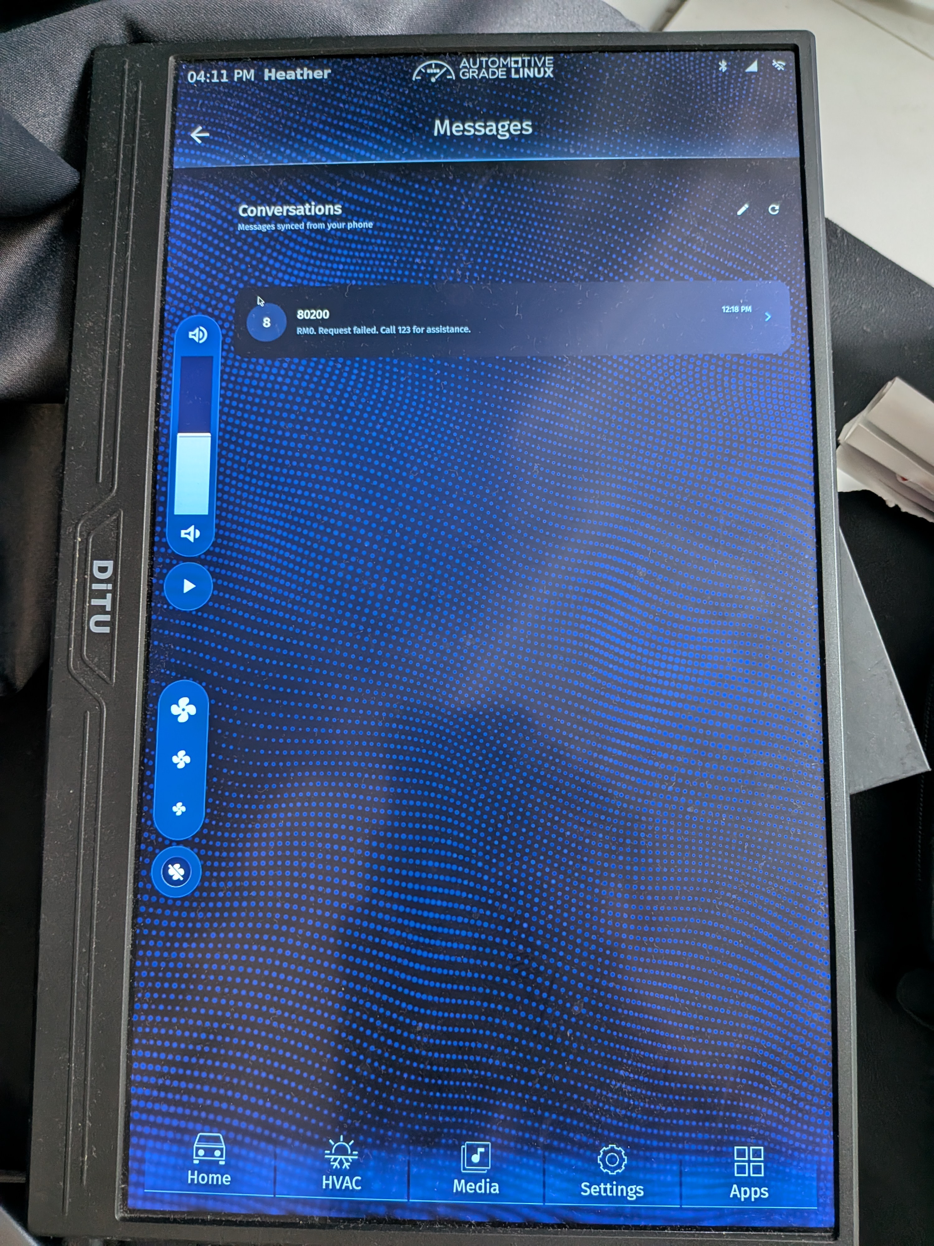 AGL Messages overview showing synchronized conversations from the connected phone with refresh and compose actions.